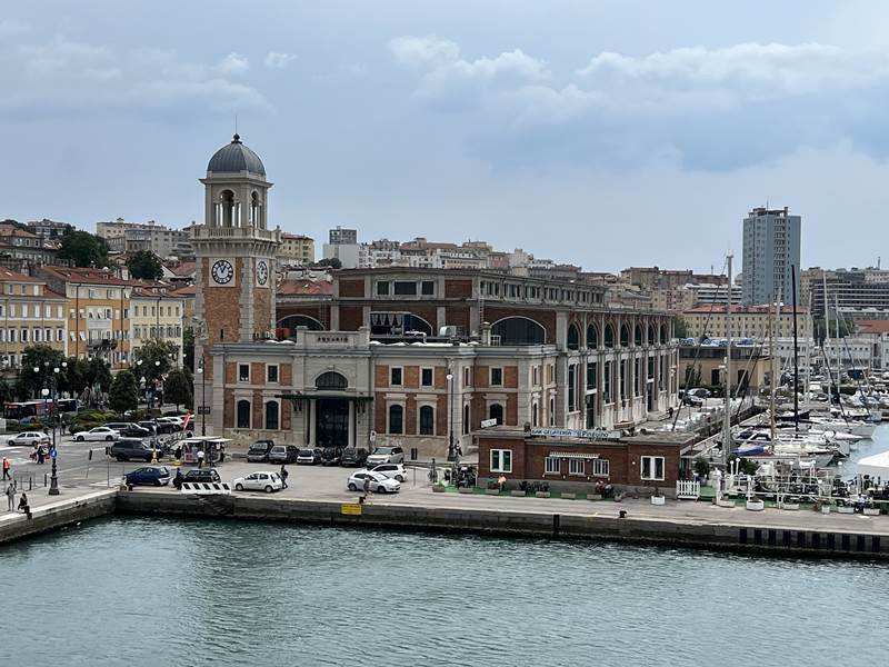 Hafen Nur noch 4 Wochen!